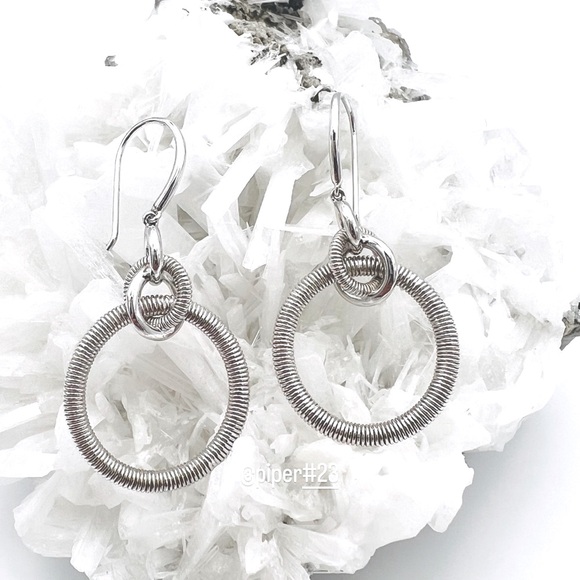 NWT Judith Ripka Eternity Interlocking Knot Hoop Earrings - Picture 6 of 11